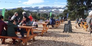 Villa Pehuenia Moquehue invita  A LA MESA! sabores, arte y encuentros frente al lago